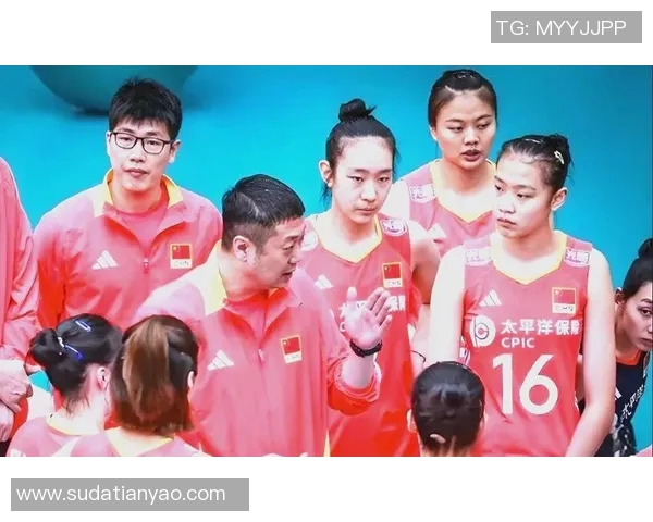 重庆排球队状态引发热议球迷对球队表现的看法与期待